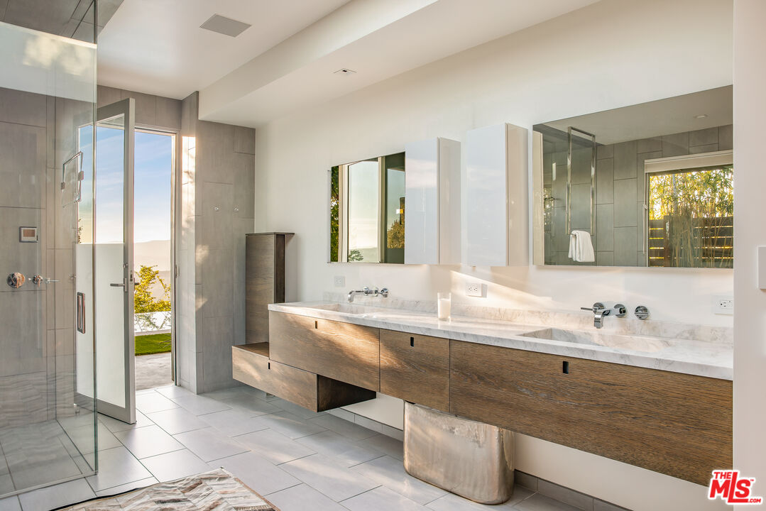 1645 Carla Ridge Beverly Hills, CA 90210 - Photo 19 of 34