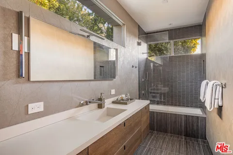 $13,500,000 | 1645 Carla Ridge, Beverly Hills, CA 90210