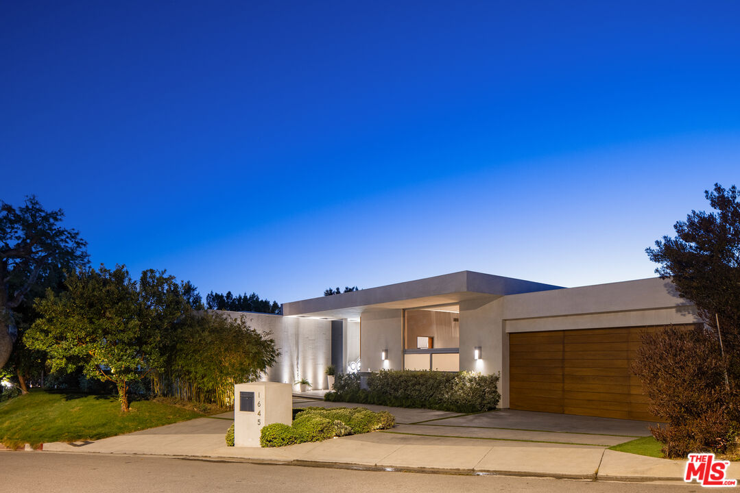 1645 Carla Ridge Beverly Hills, CA 90210 - Photo 33 of 34