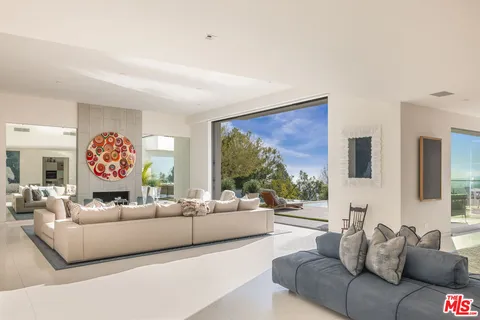 $13,500,000 | 1645 Carla Ridge, Beverly Hills, CA 90210