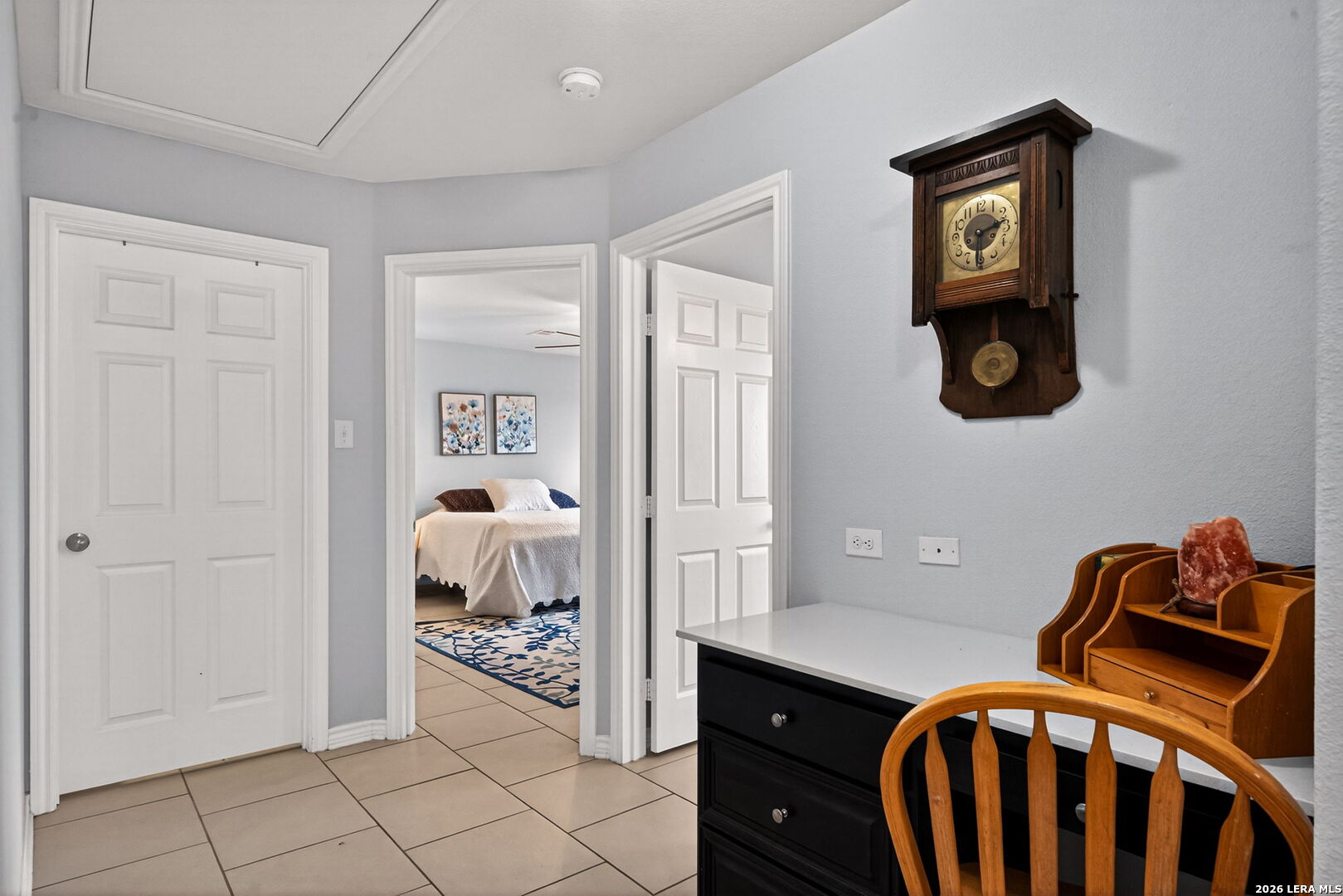 142 Harbour Vw Road Lakehills, TX 78063 - Photo 16 of 38 a view of an entryway with furniture