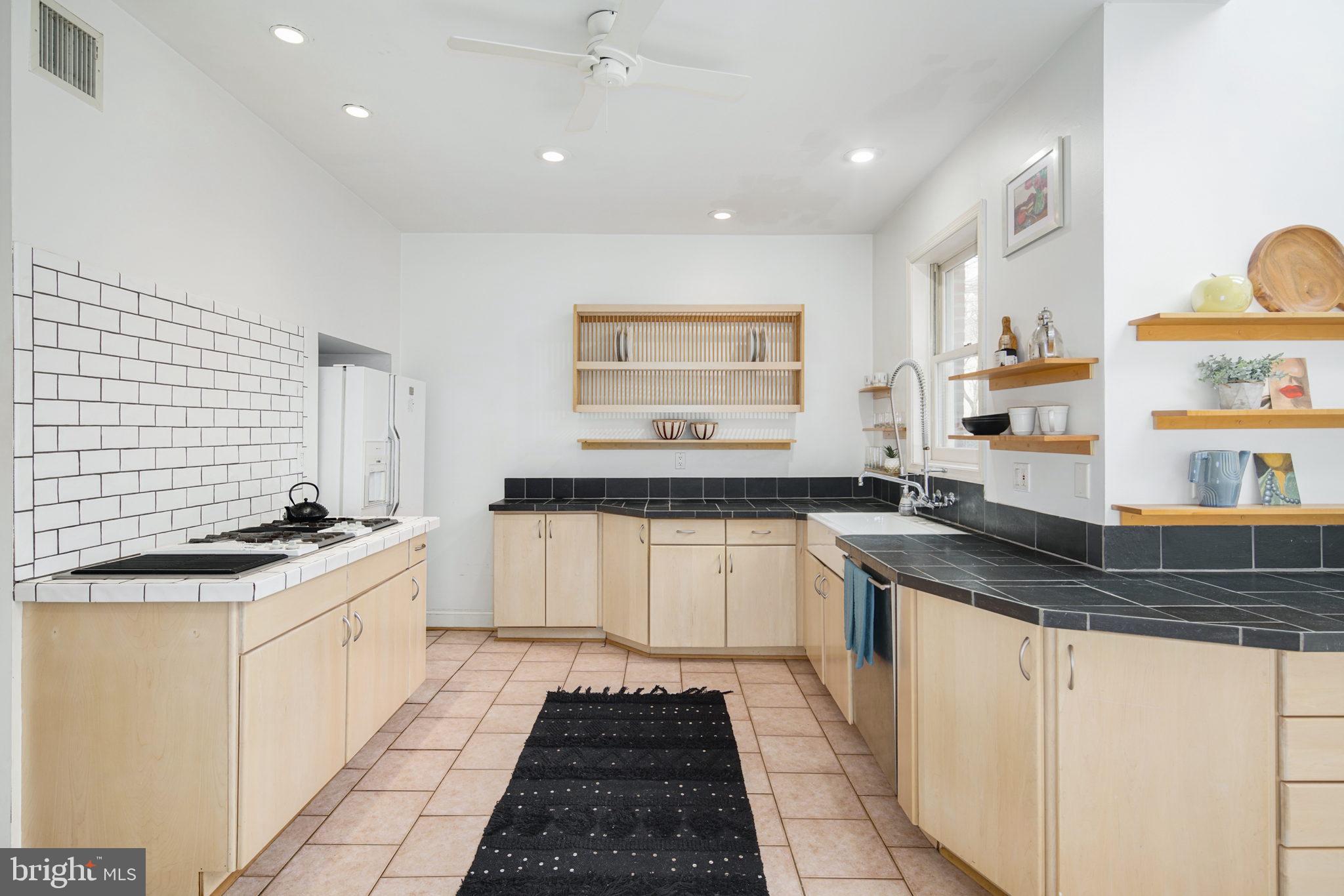 503 Pine Street Philadelphia, PA 19106 - Photo 11 of 33