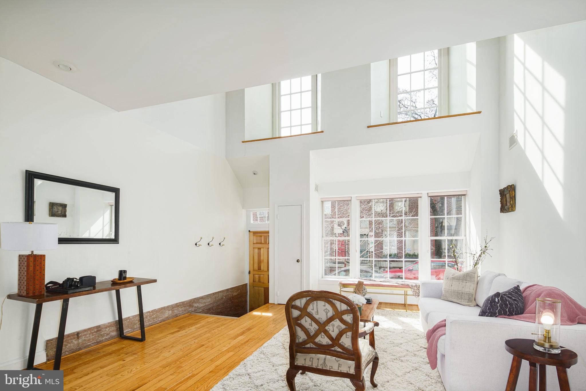 503 Pine Street Philadelphia, PA 19106 - Photo 3 of 33