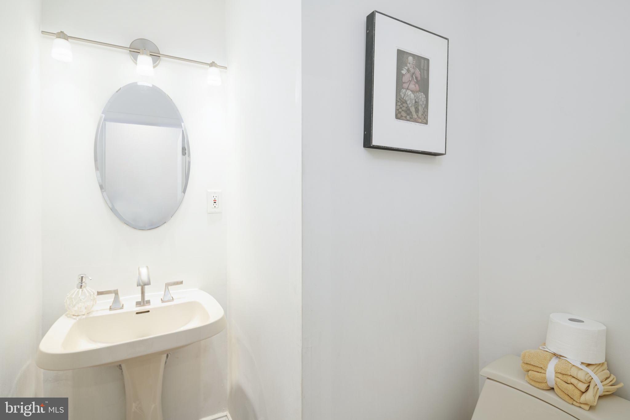 503 Pine Street Philadelphia, PA 19106 - Photo 8 of 33