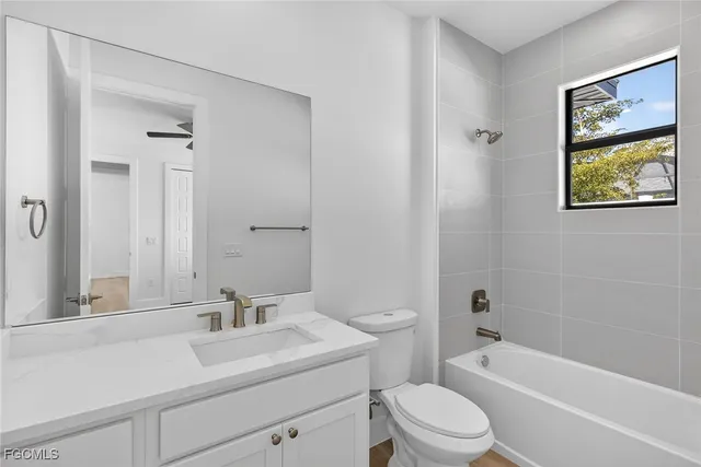 $589,000 | 305 Northwest 15th Place, Cape Coral, FL 33993