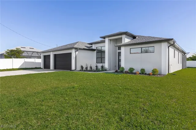 $589,000 | 305 Northwest 15th Place, Cape Coral, FL 33993