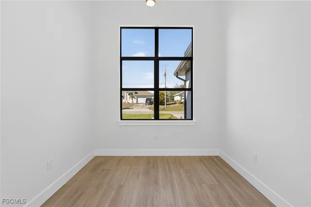 $589,000 | 305 Northwest 15th Place, Cape Coral, FL 33993