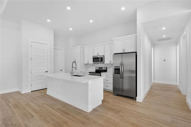 $589,000 | 305 Northwest 15th Place, Cape Coral, FL 33993