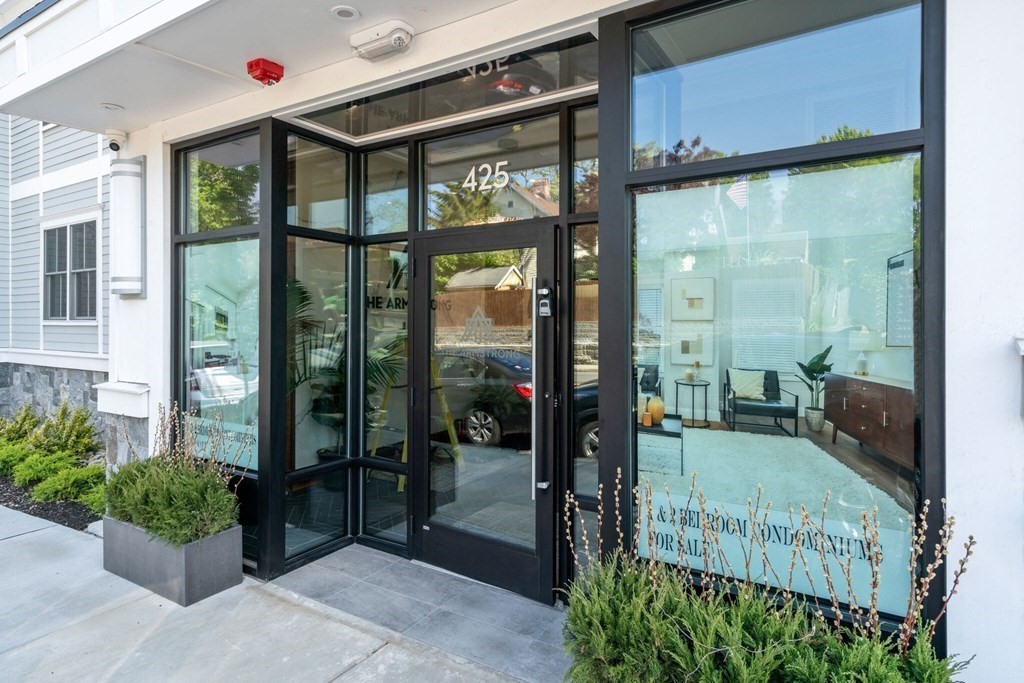 425 Lagrange Street, Unit 107 Boston, MA 02132 - Photo 2 of 20