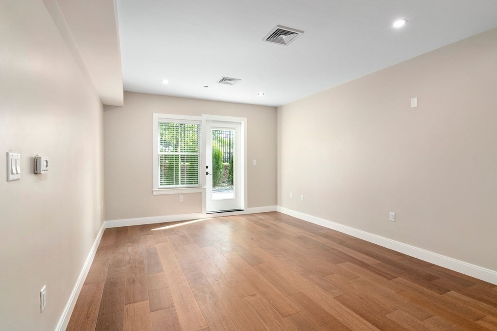 425 Lagrange Street, Unit 107 Boston, MA 02132 - Photo 7 of 20