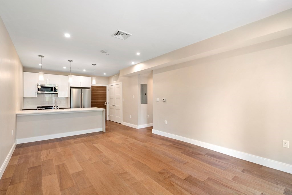 425 Lagrange Street, Unit 107 Boston, MA 02132 - Photo 8 of 20