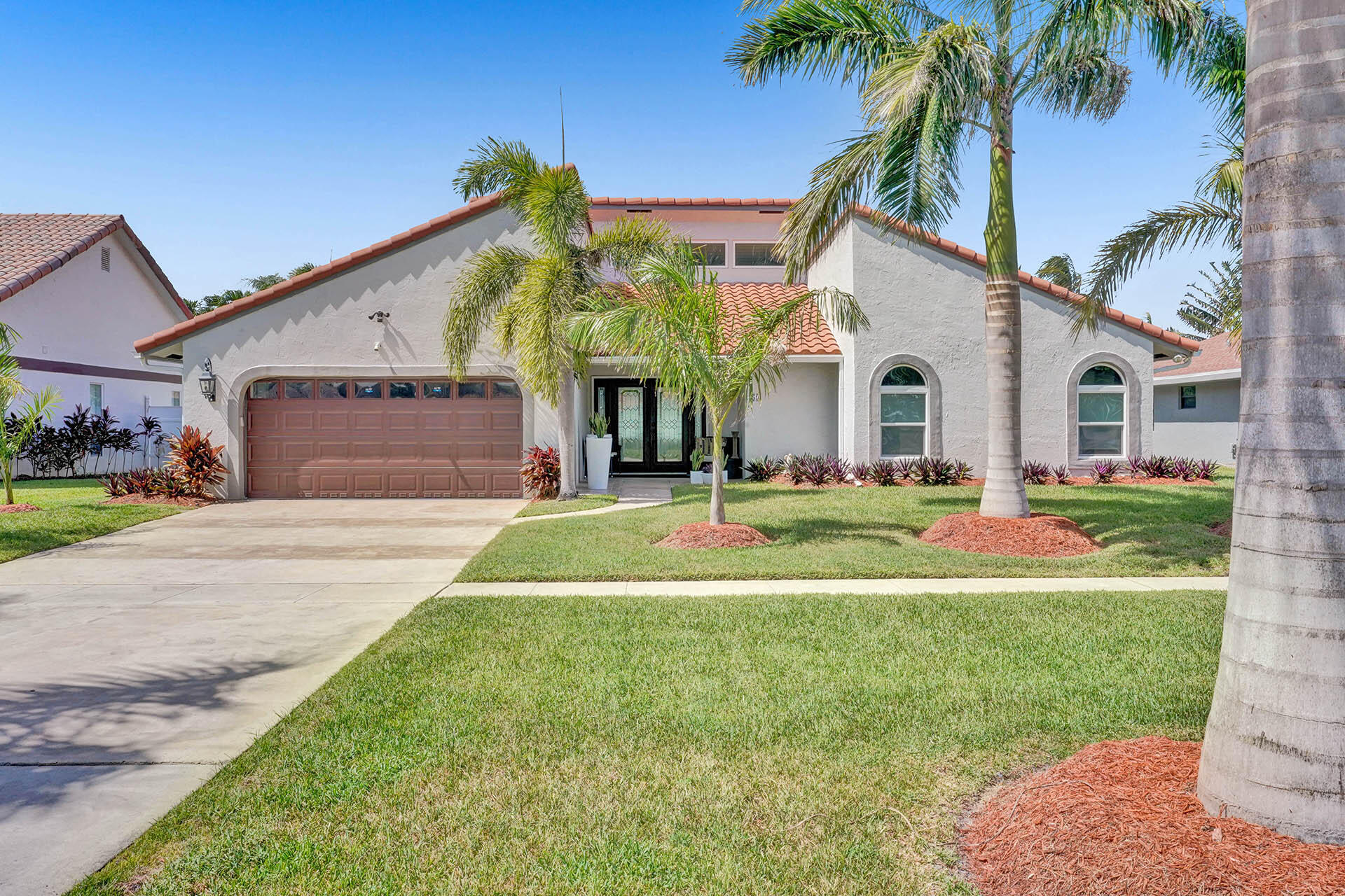 359 South Country Club Boulevard Boca Raton, FL 33487 - Photo 1 of 63 1B9B4D42-D858-4587-9705-AE9666263F5A