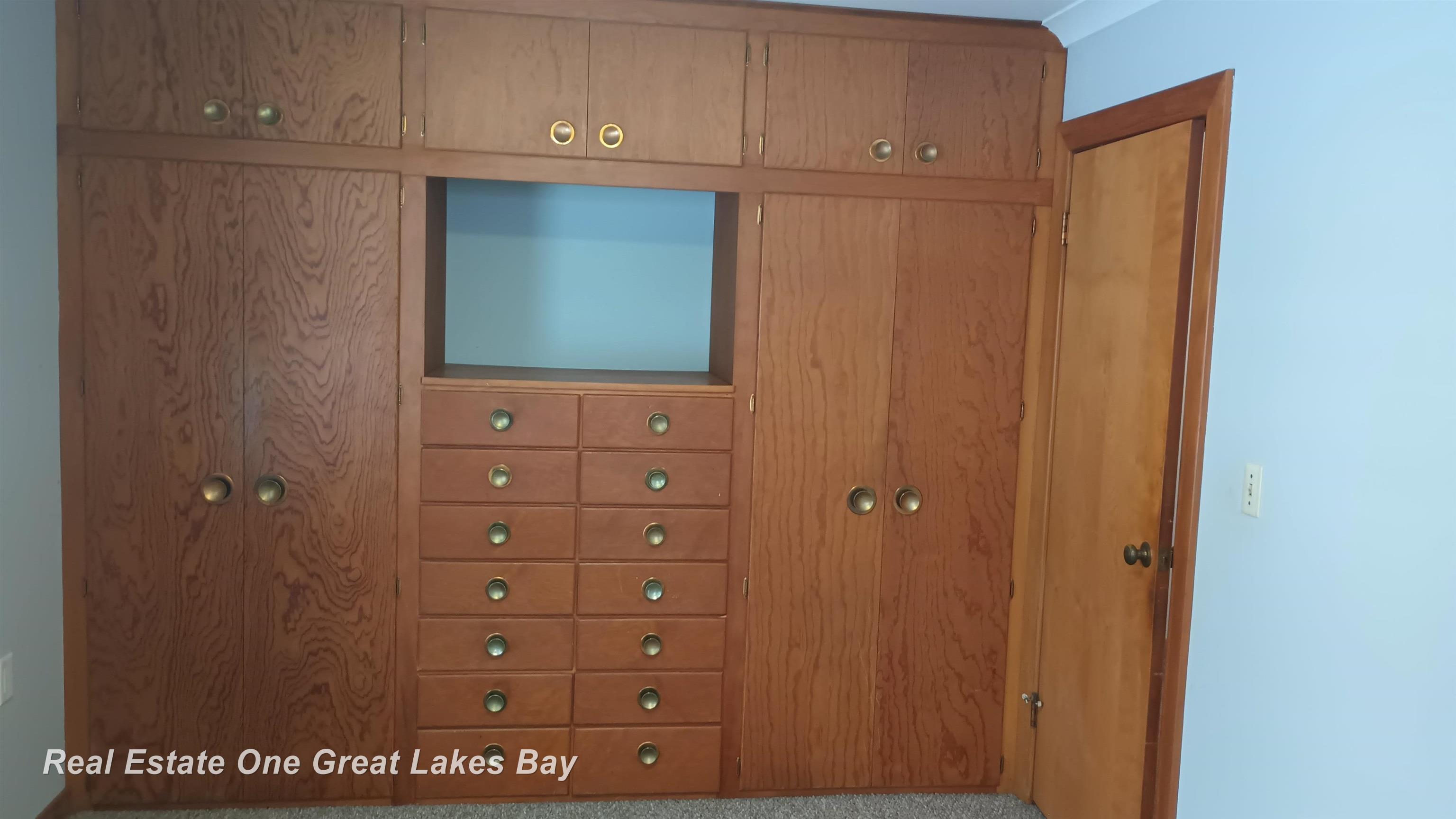 2700 Hemmeter Road Saginaw, MI 48603 - Photo 8 of 19 50164950-36467987-3e99-4cb9-8963-c595c69e0f9b.JPG