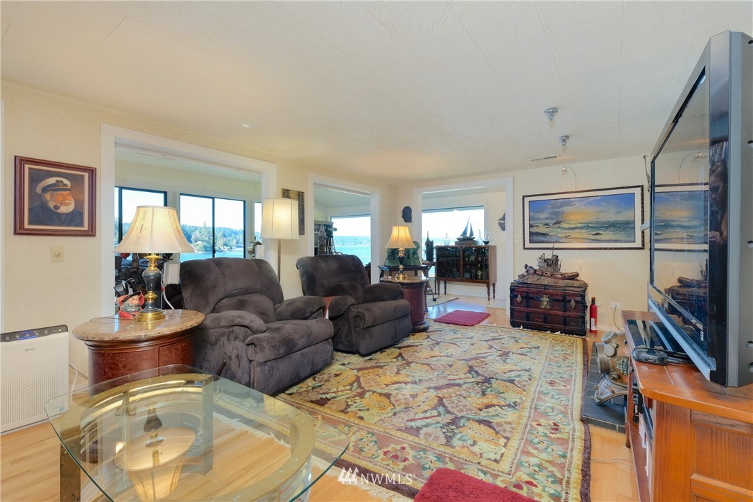 16139 Virginia Point Road Northeast Poulsbo, WA 98370 - Photo 16 of 40