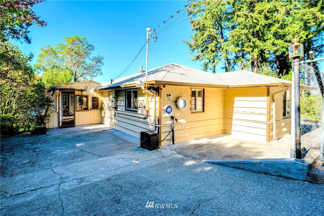 16139 Virginia Point Road Northeast Poulsbo, WA 98370 - Photo 18 of 40