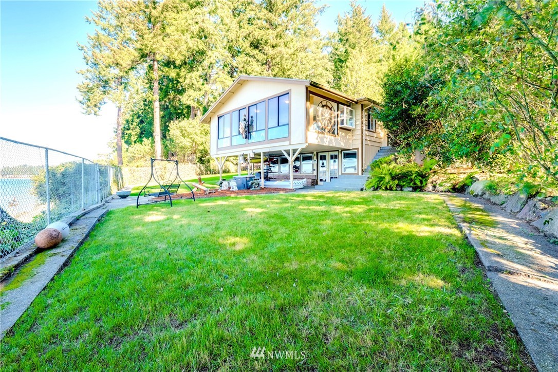 16139 Virginia Point Road Northeast Poulsbo, WA 98370 - Photo 3 of 40