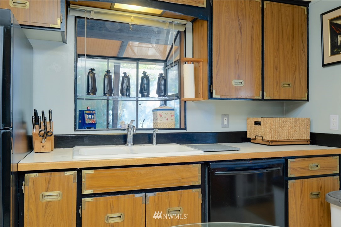 16139 Virginia Point Road Northeast Poulsbo, WA 98370 - Photo 23 of 40