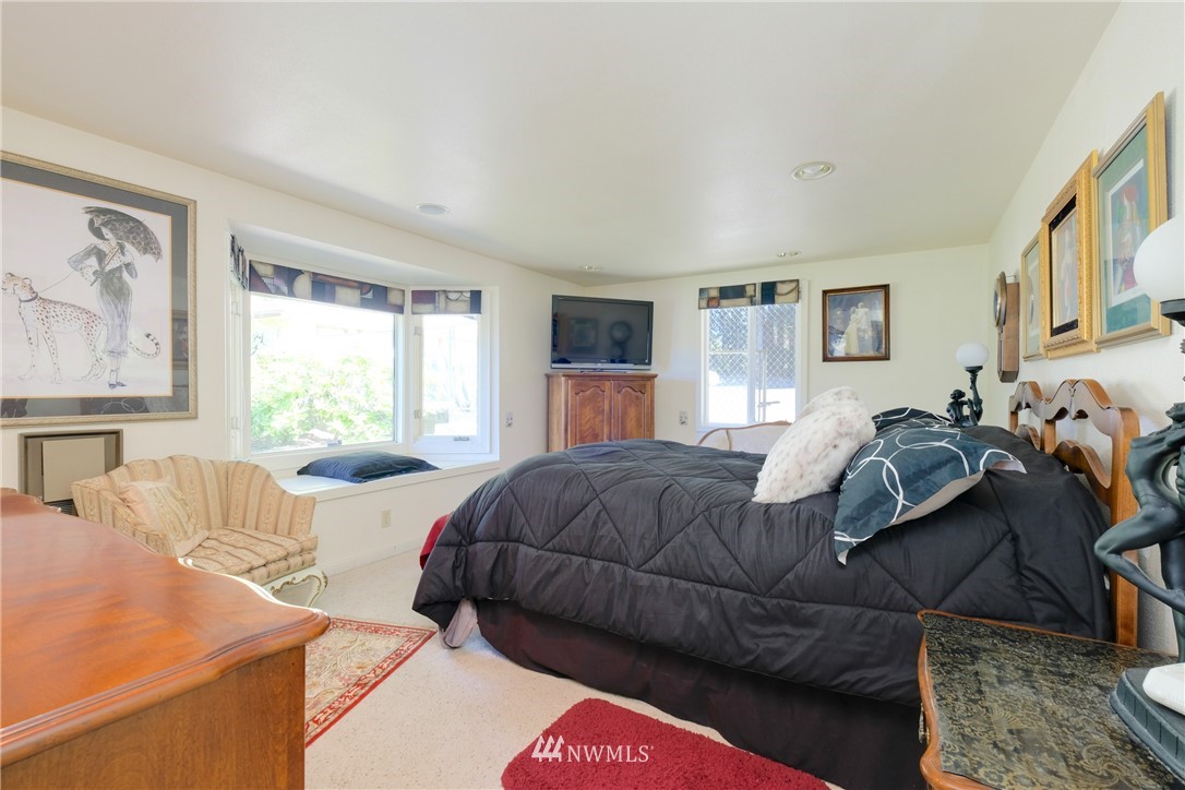 16139 Virginia Point Road Northeast Poulsbo, WA 98370 - Photo 27 of 40