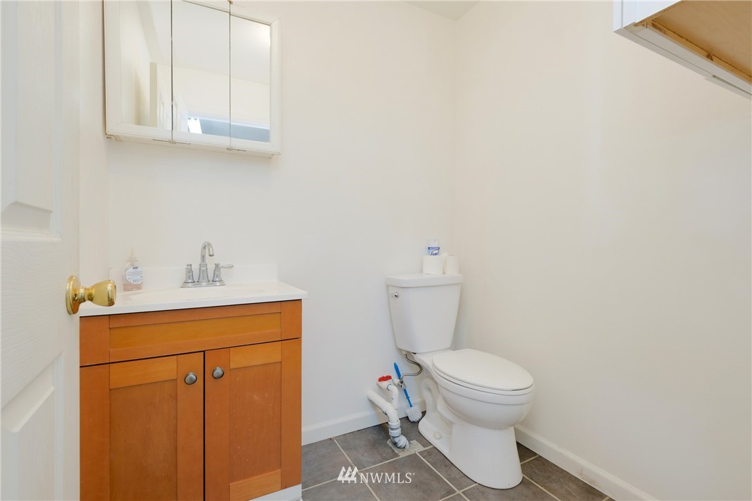 16139 Virginia Point Road Northeast Poulsbo, WA 98370 - Photo 31 of 40