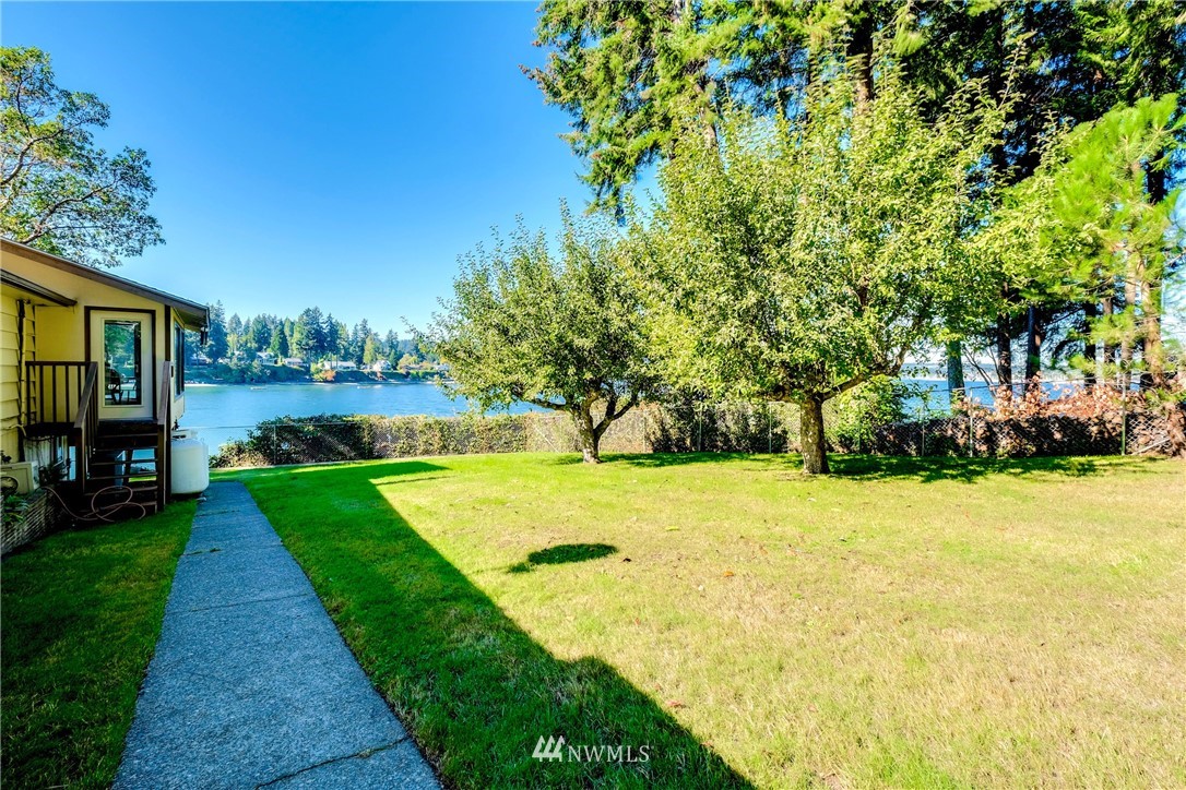 16139 Virginia Point Road Northeast Poulsbo, WA 98370 - Photo 9 of 40