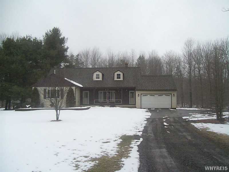8754 South Lake Road Pembroke, NY 14036 - Photo 1 of 1 Exterior Front.