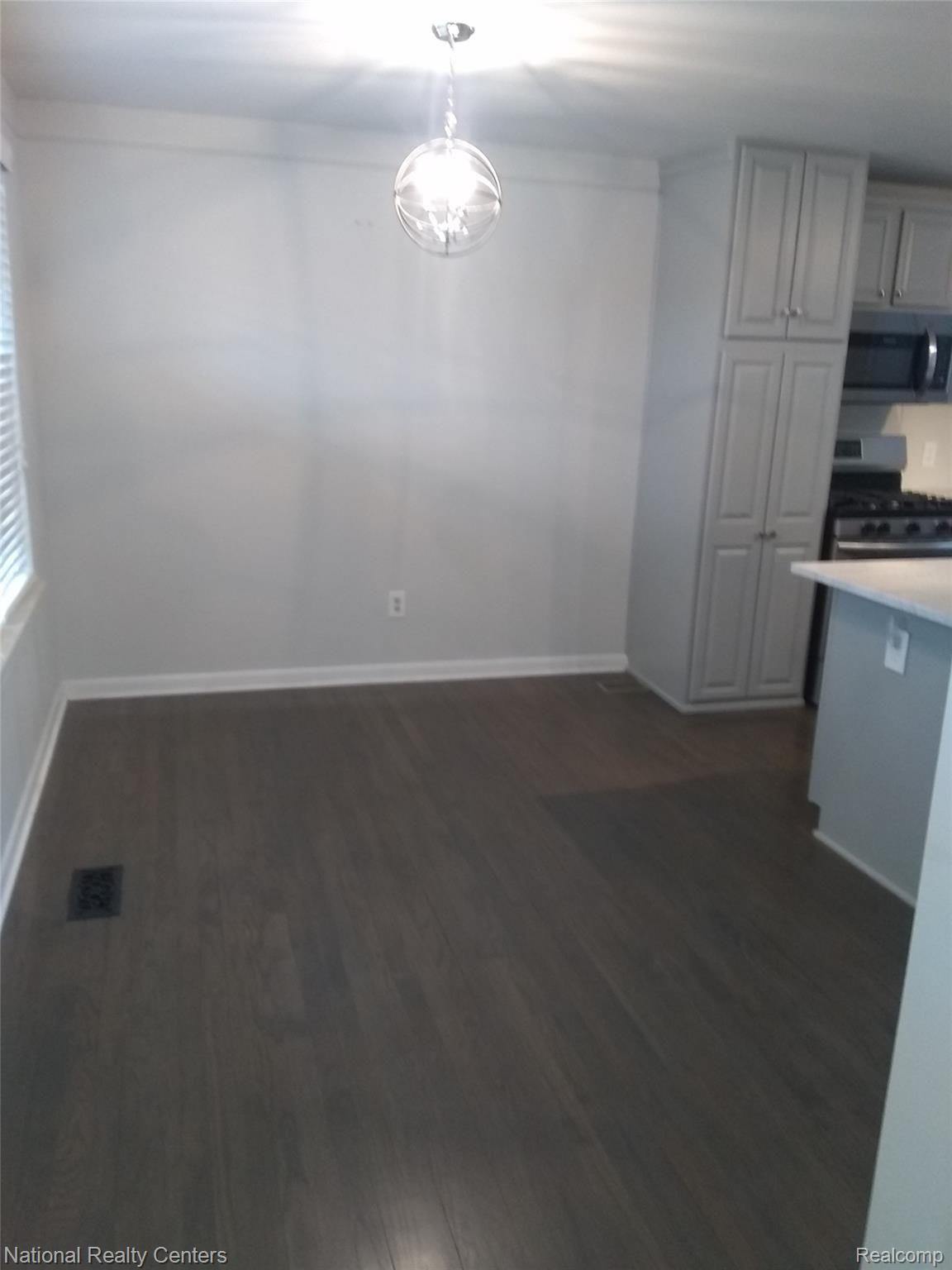 29700 Curtis Road Livonia, MI 48152 - Photo 14 of 18 Curtis nook.jpg