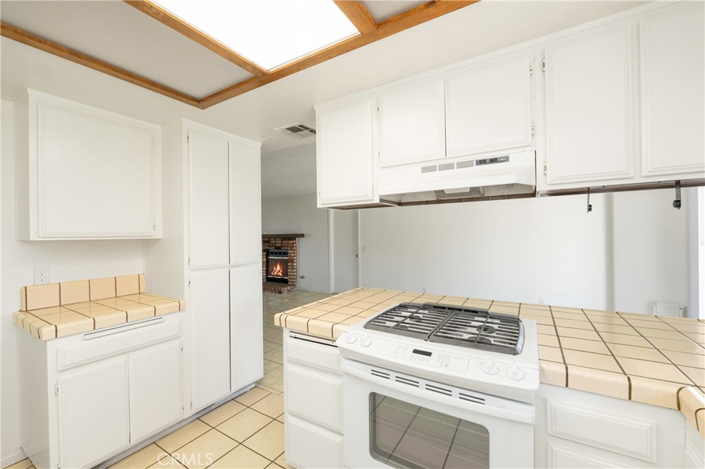 11135 Truchas Road Apple Valley, CA 92308 - Photo 13 of 35