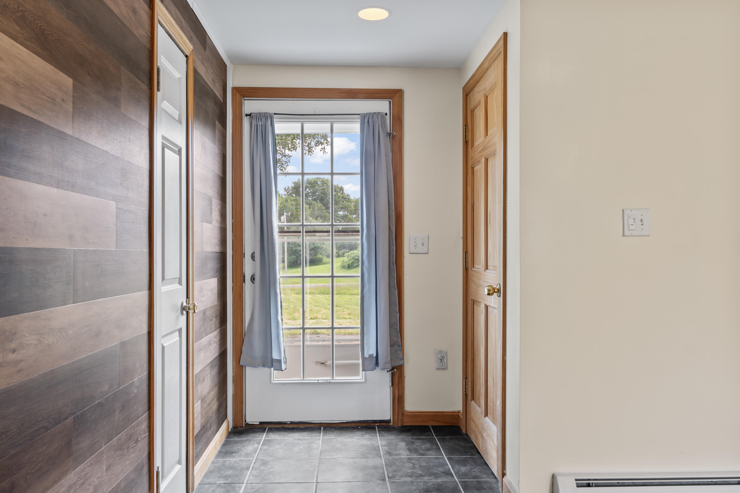 1121 River Avenue Gardiner, ME 04345 - Photo 7 of 57 1121 River Road_0114