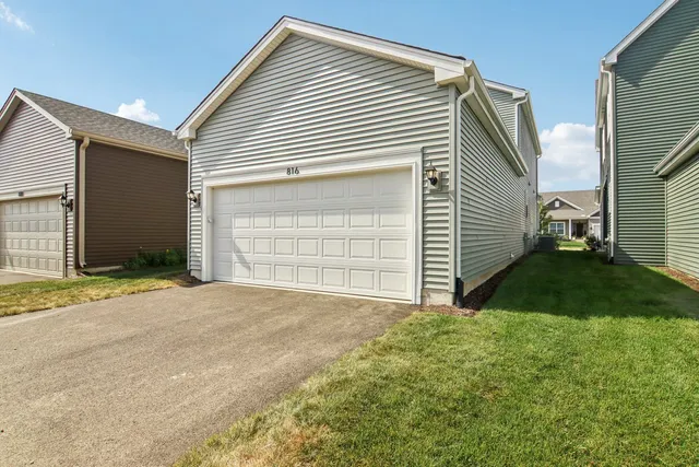 $409,900 | 816 Simpson Avenue, Elburn, IL 60119