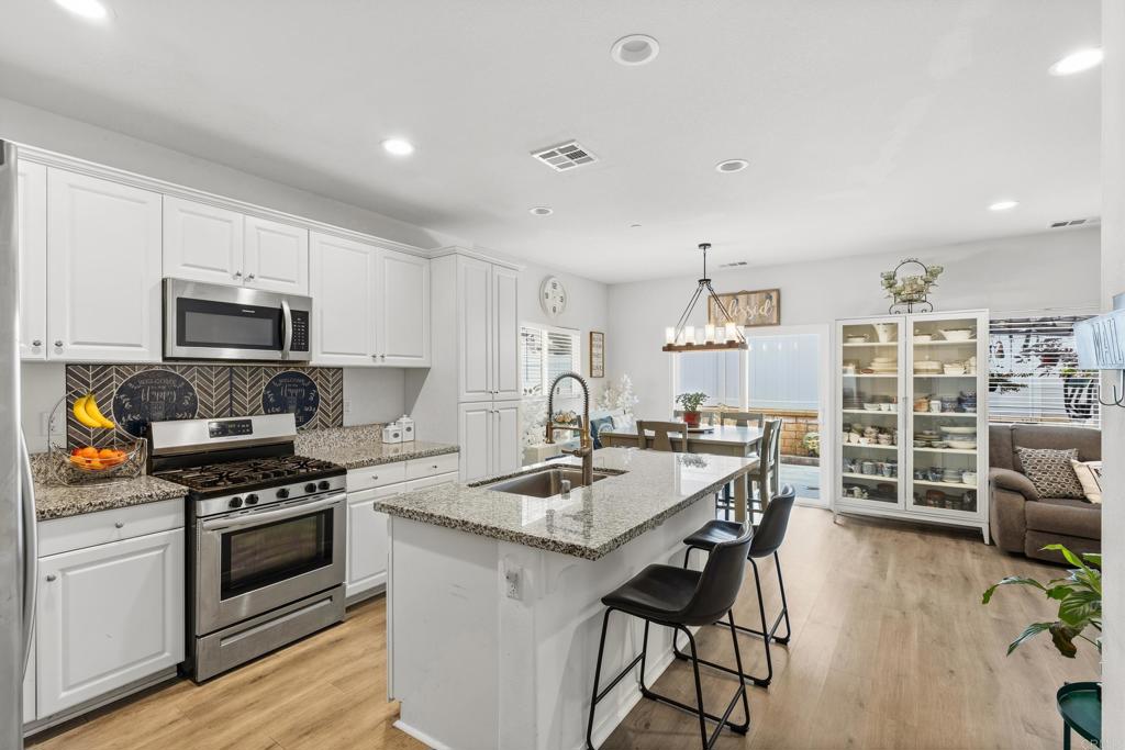 35461 Brown Galloway Lane Fallbrook, CA 92028 - Photo 7 of 36 Open Concept