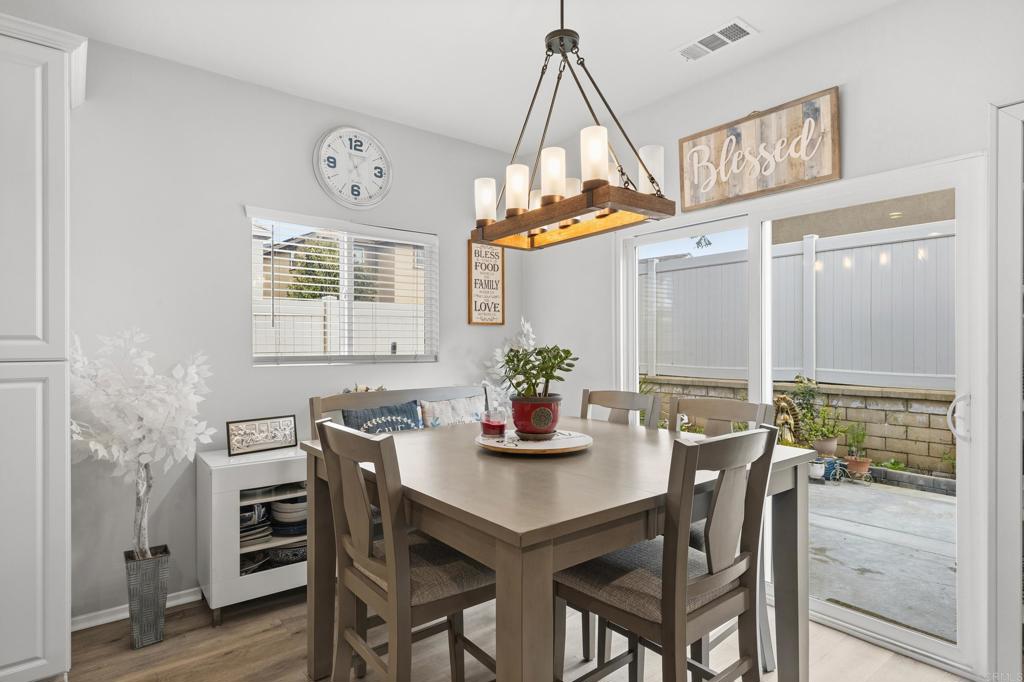 35461 Brown Galloway Lane Fallbrook, CA 92028 - Photo 8 of 36 Dining Room