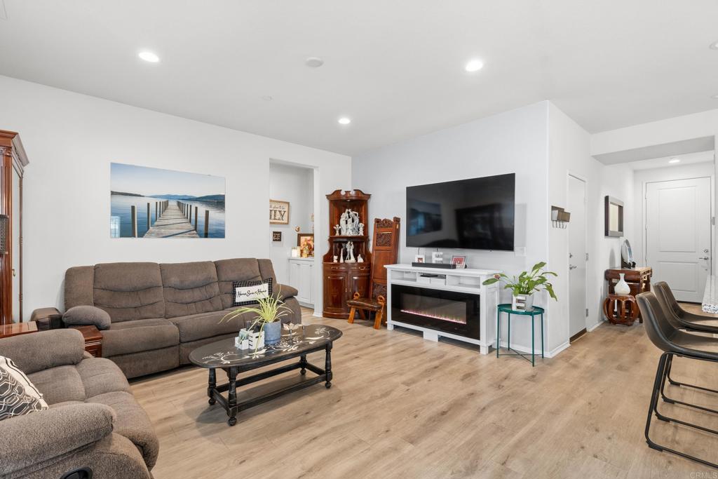 35461 Brown Galloway Lane Fallbrook, CA 92028 - Photo 10 of 36 Living Room