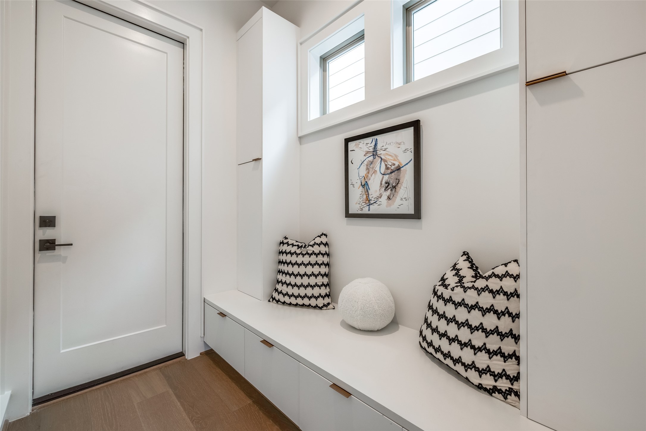 1601 Vermont Street Houston, TX 77006 - Photo 33 of 49 a bathroom with a sink mirror and vanity