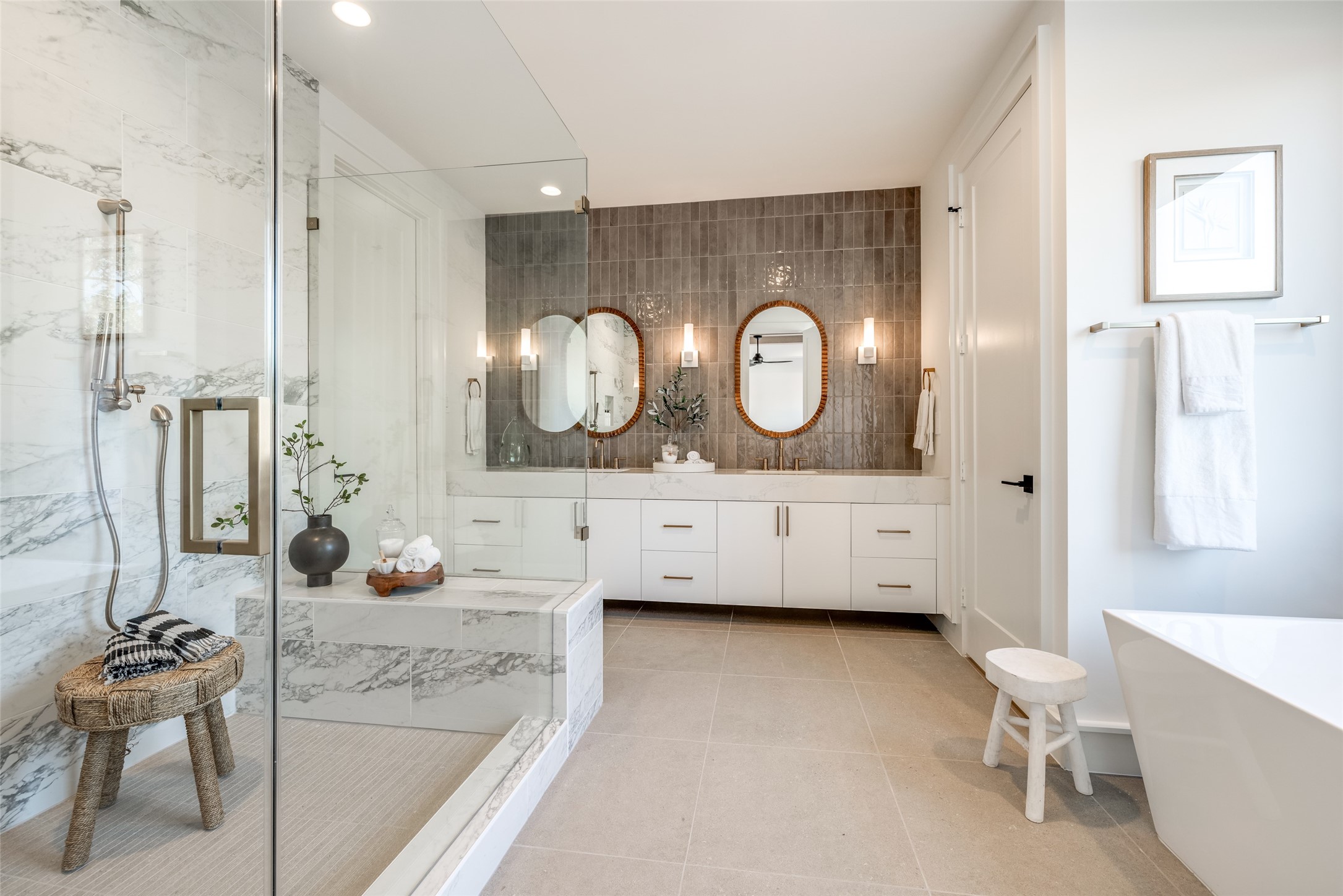 1601 Vermont Street Houston, TX 77006 - Photo 39 of 49 * Est Comp 07/31/26 *
* PHOTO OF MODEL HOME * SELECTIONS MAY VARY * PHOTOS MAY SHOW A SIMILAR FLOOR PLAN AND/OR UPGRADED/ALTERNATIVE FINISHES * Please use these photos as a guide ONLY *