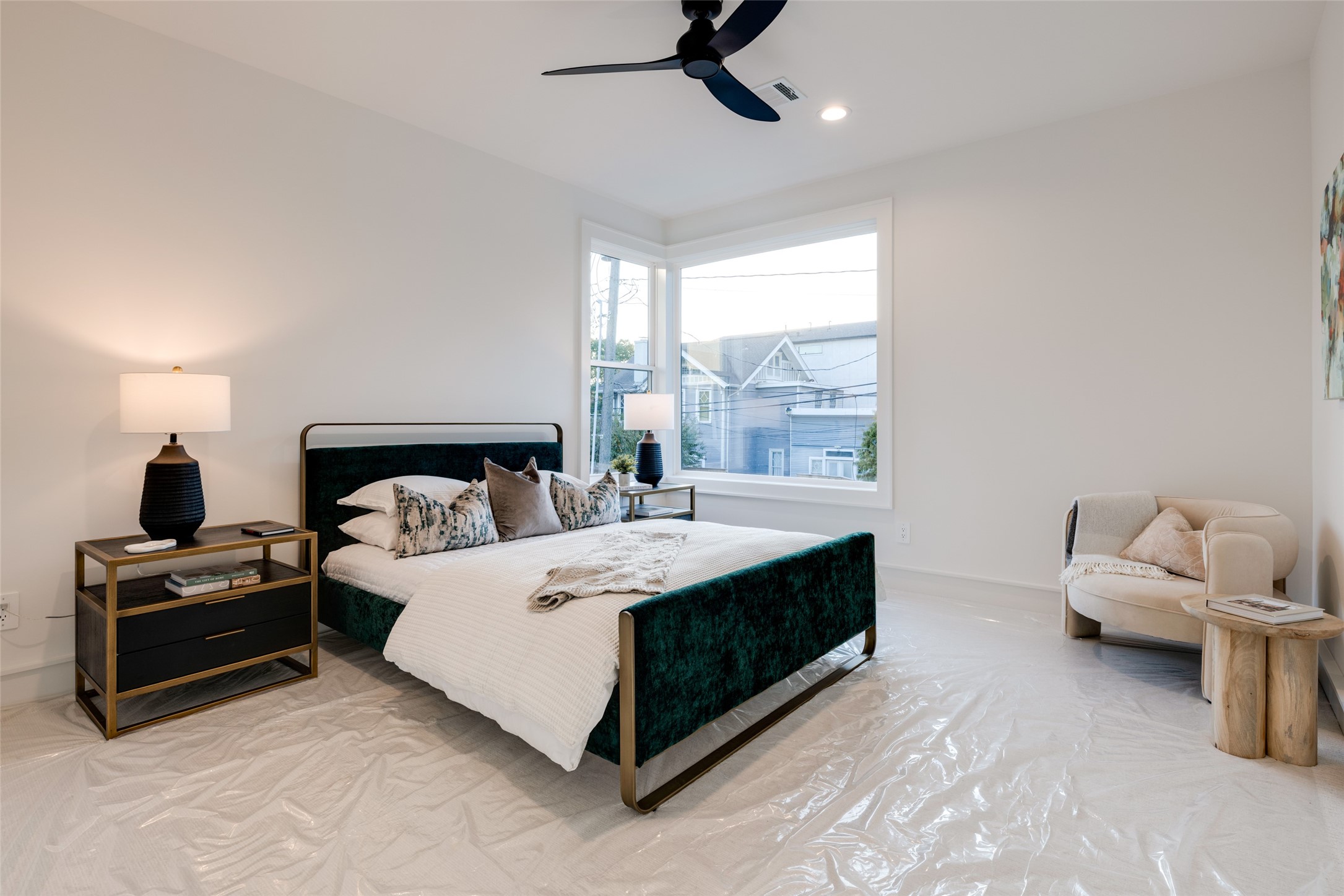 1601 Vermont Street Houston, TX 77006 - Photo 42 of 46 a bedroom with a bed and a window