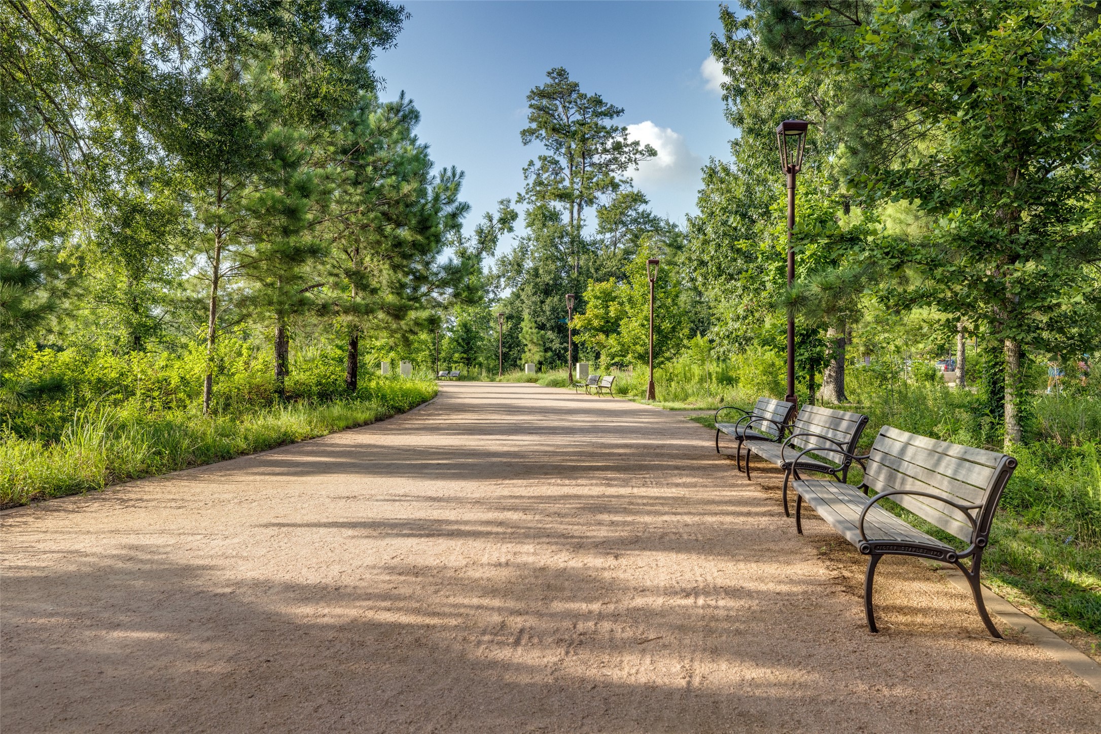 1601 Vermont Street Houston, TX 77006 - Photo 6 of 49 Memorial Park in Houston is a 1,500-acre urban park offering walking and running trails, picnic areas, a golf course, and the Clay Family Eastern Glades for relaxation. It is one of the largest municipal parks in the U.S., located near downtown, and features abundant green spaces and a variety of wildlife. While general access is free, certain facilities like the golf course and swimming pool have separate fees