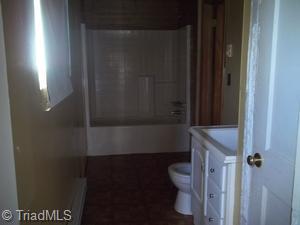 202 Lansdowne Street High Point, NC 27262 - Photo 5 of 8 Gallery Image 5