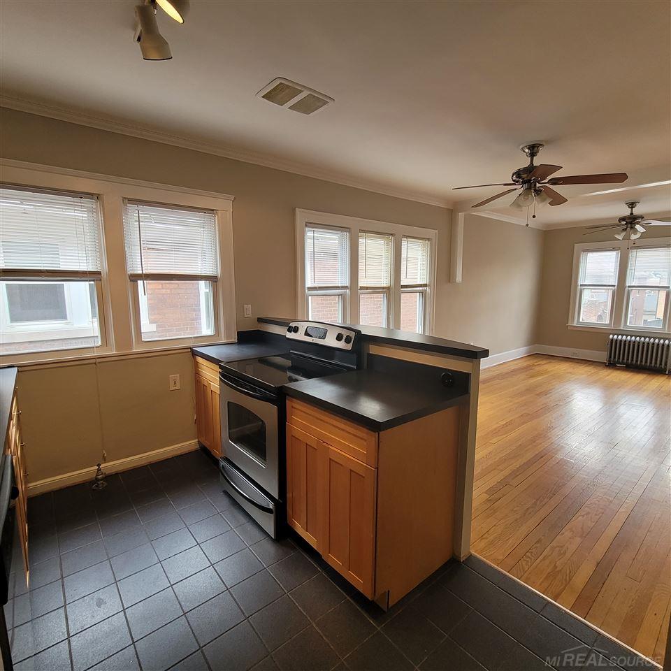 862 Nottingham Road, Unit 2S Grosse Pointe, MI 48230 - Photo 7 of 19