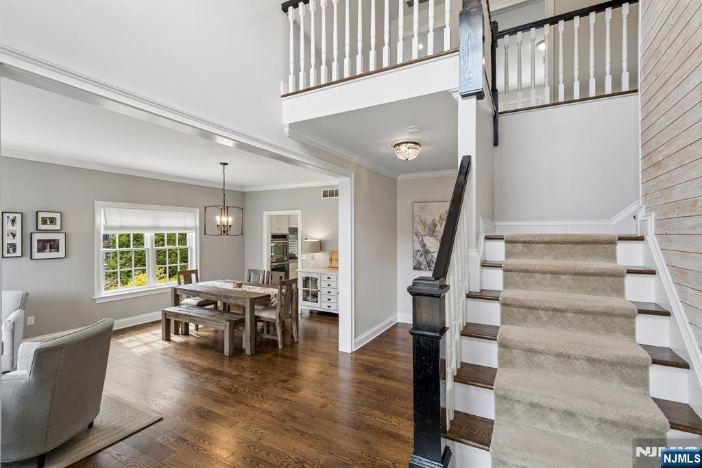 44 Millbrook Road New Vernon, NJ 07976 - Photo 4 of 45 a living room with furniture and wooden floor