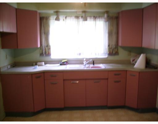 412 Spring Valley Road West Mifflin, PA 15122 - Photo 2 of 6 Kitchen. Eat in Kitchen