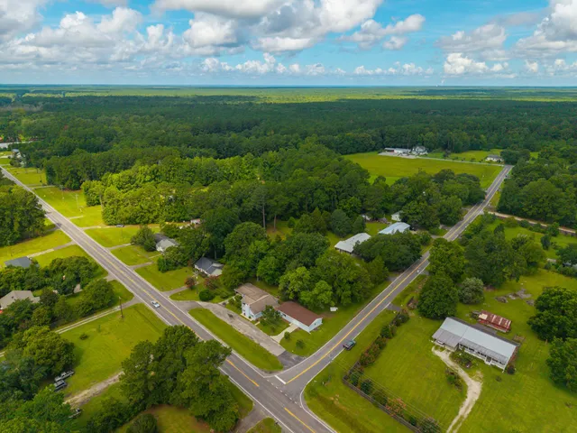 $340,000 | 2164 North N Highway, Bonneau, SC 29431