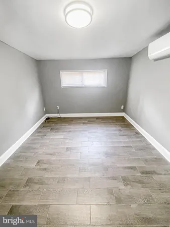 a view of empty room with window