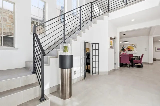 a view of livingroom with furniture and entryway