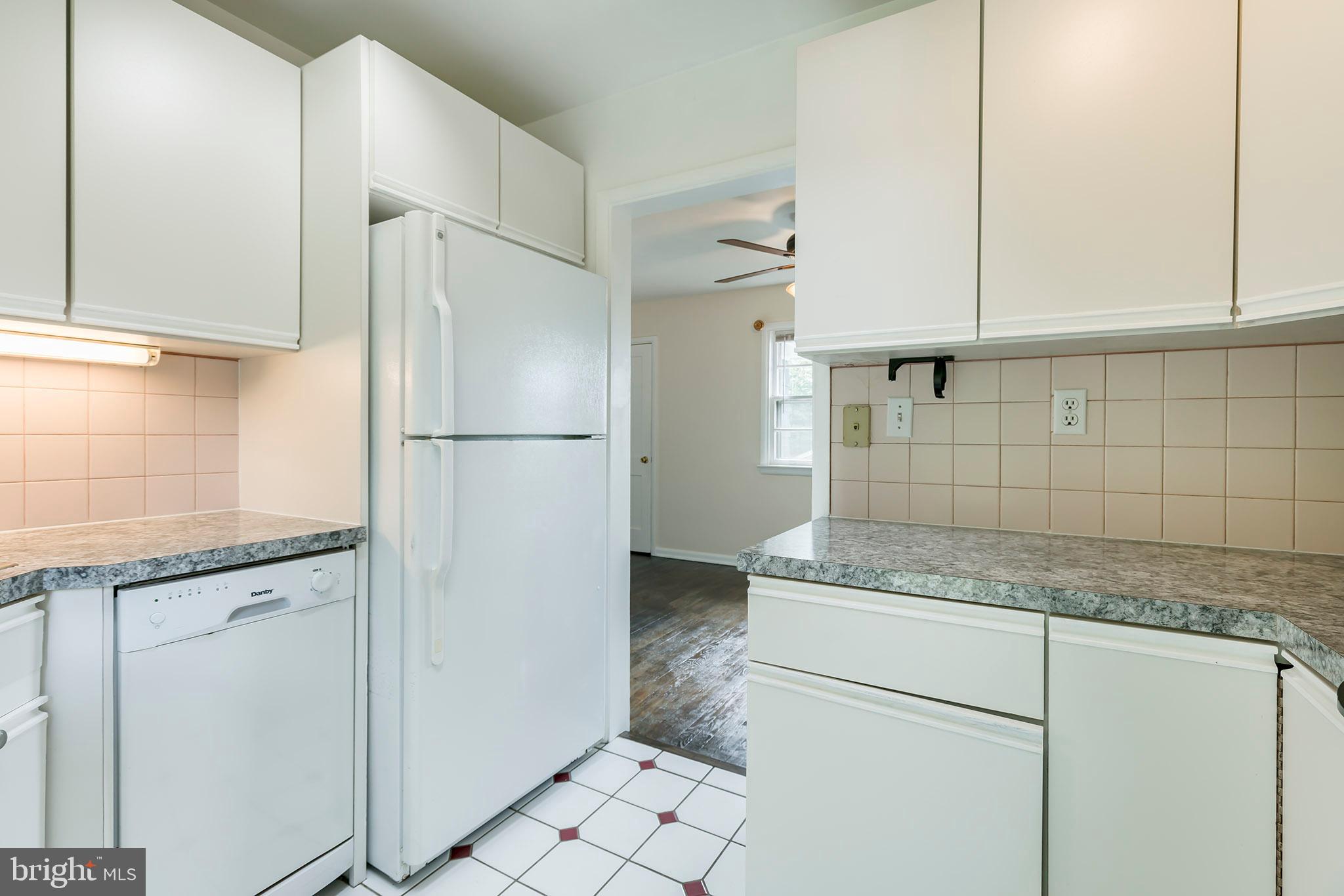 1046 Prospect Road Columbia, PA 17512 - Photo 12 of 41 Bright kitchen with loads of natural light
