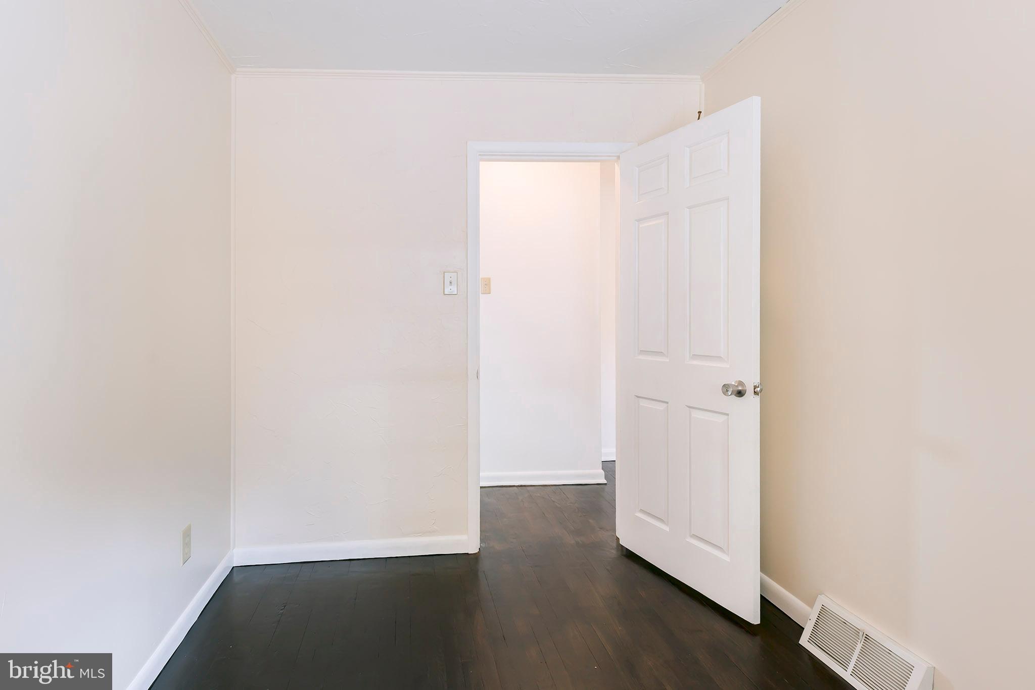 1046 Prospect Road Columbia, PA 17512 - Photo 21 of 41 Bedroom 3