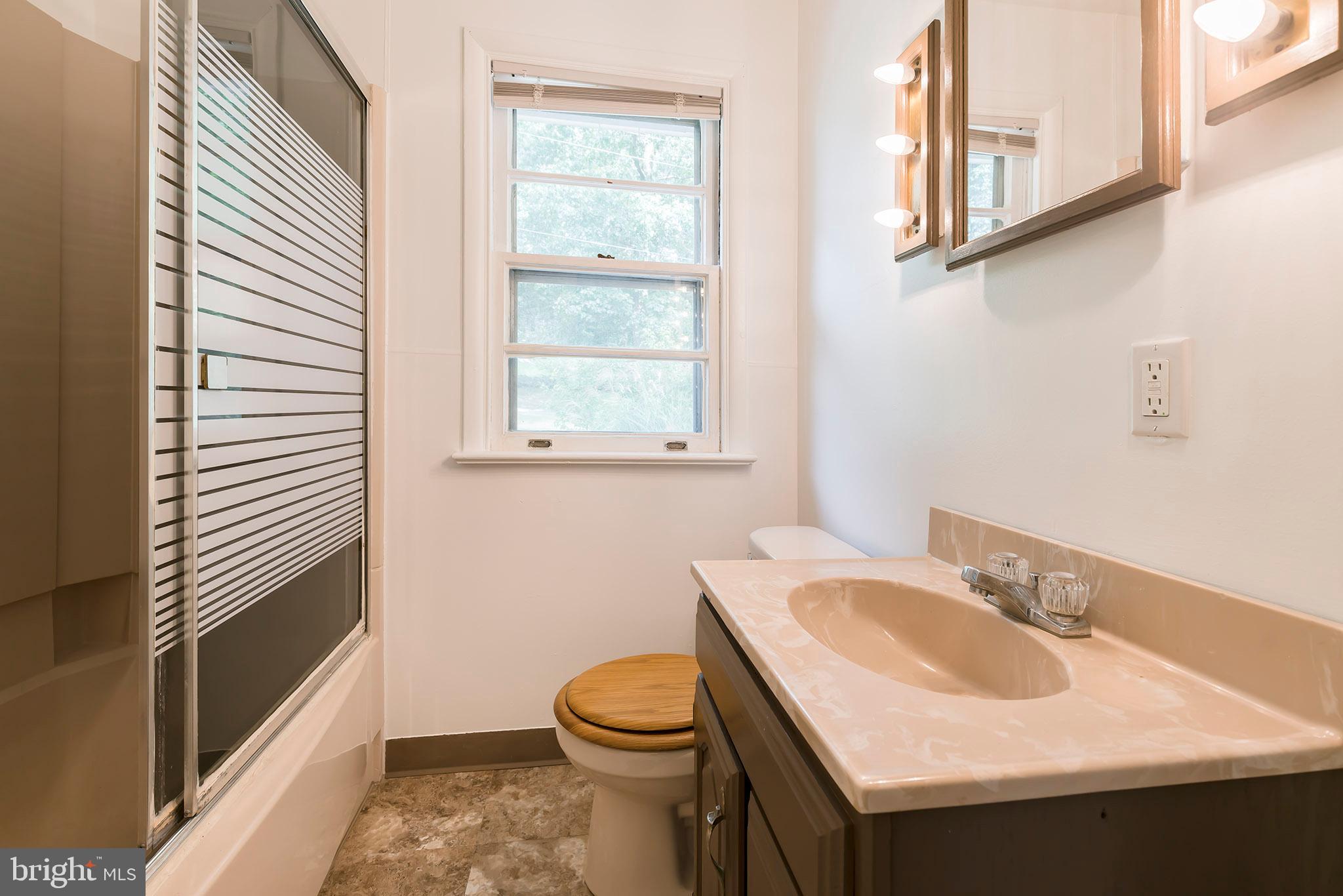 1046 Prospect Road Columbia, PA 17512 - Photo 24 of 41 First floor bath