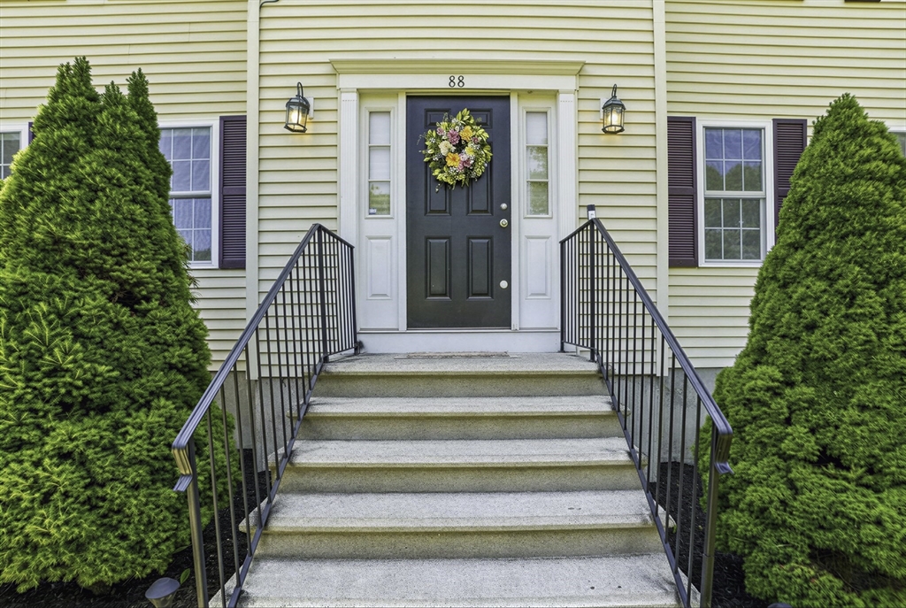 88 Northbridge Street Mendon, MA 01756 - Photo 9 of 41