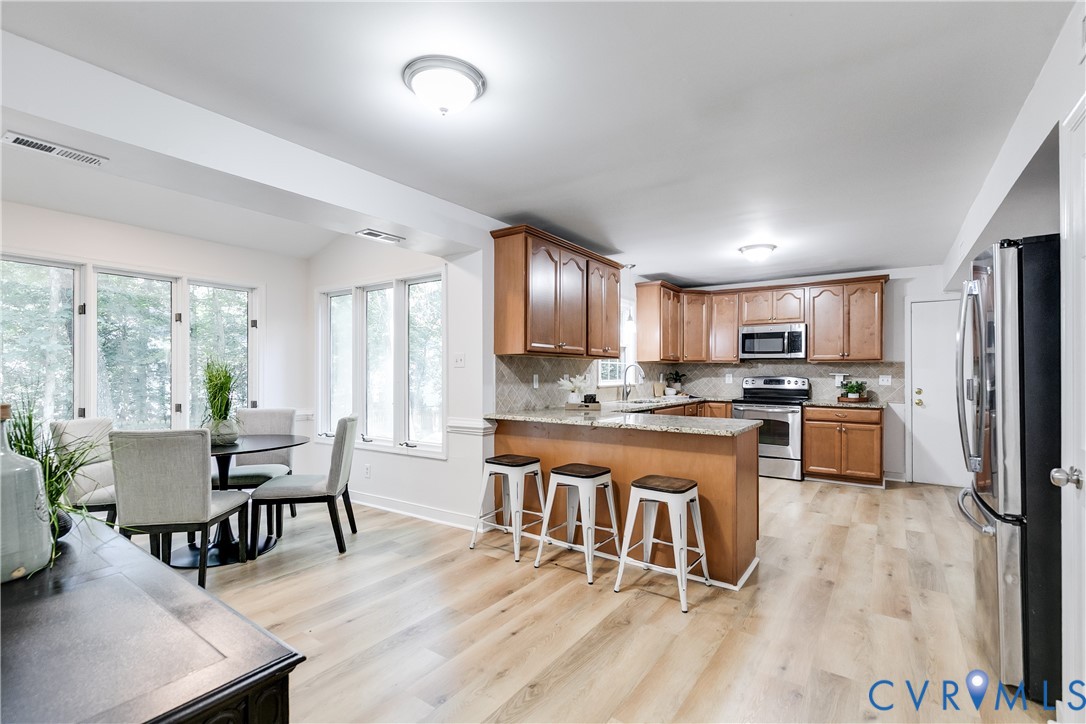 5808 Oak Knoll Road Midlothian, VA 23112 - Photo 7 of 31 Gallery Image 7
