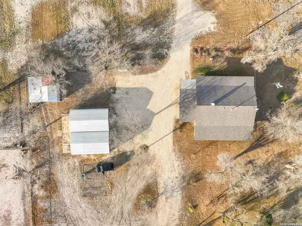 $575,000 | 390 West Co Road 5719, Devine, TX 78016