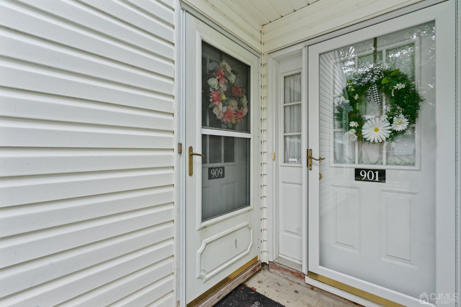 909 Plymouth Road North Brunswick, NJ 08902 - Photo 5 of 37 Gallery Image 5